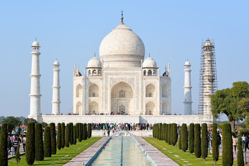 Naklejka premium The majestic front view of Taj Mahal in India.
