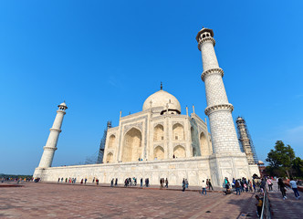 Fototapeta premium Amazing view on the Taj Mahal in Agra, Uttar Pradesh, India. 