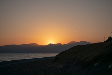 Fototapeta na wymiar 大磯海岸の夕陽1