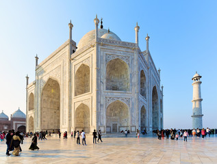 Fototapeta na wymiar Side view of fabulous Taj Mahal in India
