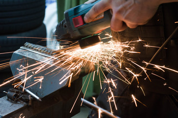 Metal cutting by grinder