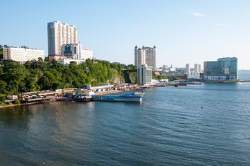 Obraz premium Russia, Vladivostok, July 2018 .: Sporting harbor on embankment of Vladivostok in summer