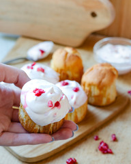 raspberry sour cream cupcakes