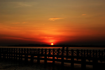 Fototapeta na wymiar beach view at sunrise