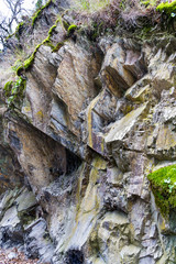 Rocas de pizarra en la Garganta del Lozoya. Sierra de Guadarrama. Madrid. España. Europa.