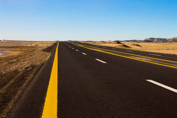 Fototapeta na wymiar Saudi Arabian desert road
