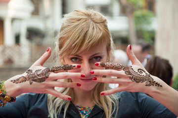 india hand painting mehendi henna