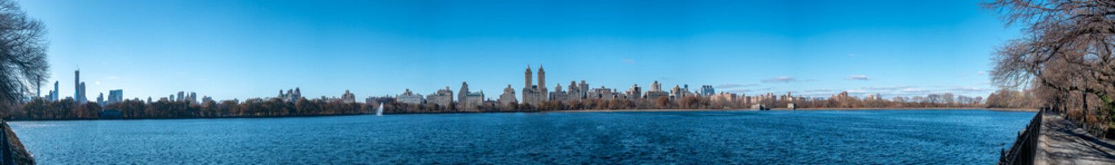 Fototapeta na wymiar Wide Panorama of the Central Park Reservoir During a Sunny Day