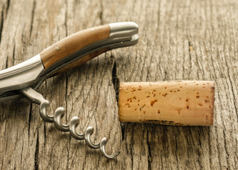 Korken vom Wein und Korkenzieher