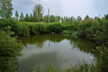 Obraz premium blue sky white clouds over calm body of water