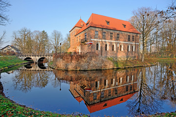 Zamek w Oporowie, Polska	