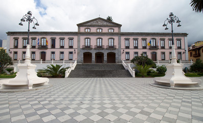 Fototapeta na wymiar Rathaus (Plaza del Ayuntamiento) - Altstadt La Orotava