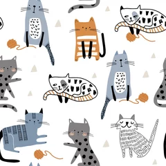Fototapete Katzen Nahtloses Muster mit süßen Kätzchen im unterschiedlichen Stil, die mit Wollknäueln spielen. Kreative kindliche Textur. Ideal für Stoff, Textil-Vektor-Illustration