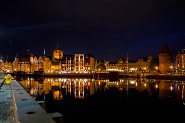 Fototapeta na wymiar The Polish city of Gdansk at night.