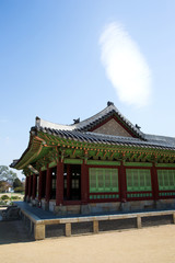Obraz premium Hwaseong Temporary Palace. Suwon Hwaseong Fortress is a fortress wall during the Joseon Dynasty and is a World Heritage Site owned by Korea.