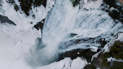 Shooting a waterfall in winter