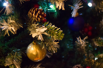 Obraz na płótnie Canvas christmas tree and christmas decoration.