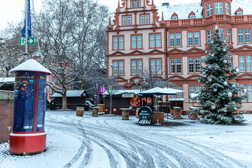 Mainzer Weihnachtsmarkt im Schnee