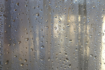 сткло в каплях воды