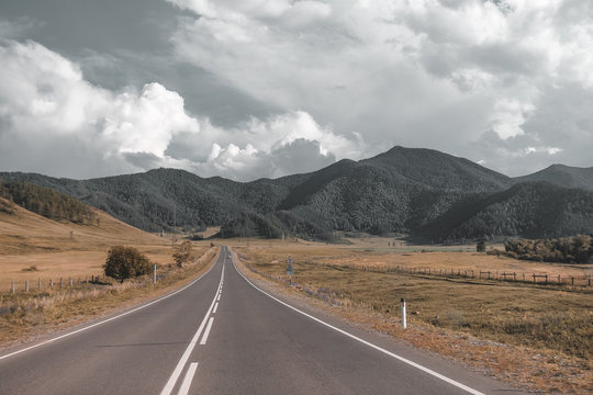 Highway Chuysky trakt in the Altai mountains