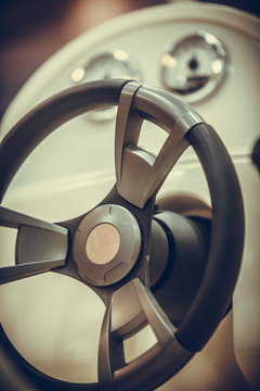 Steering wheel of a motor boat