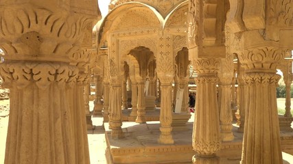 Close up of an arch and beautifully decorated walls in bada bagh