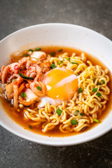 Korean instant noodles with kimchi and egg