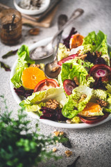 Salade d'Hiver Clémentine, Sucrine Betterave et Noix