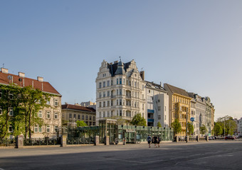 Obraz premium Słynny Vienna Naschmarkt wiosną, Austria