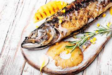Baked fish with pineapple