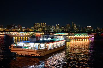 東京湾の屋形船