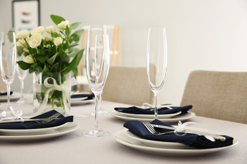 Festive table setting for Christmas dinner