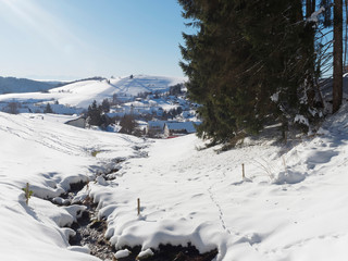 Panoramaweg - Gersbach im berg in Winter. Blick auf das dorf aus dem Rohrenkopf