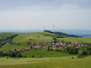 Fototapeta na wymiar Blick auf das dorf Gersbach im Berg aus dem Rohrenkopf - Panoramaweg.