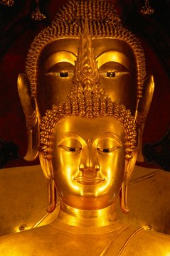 Twin Buddha images, the front is Phra Buddhachinnasi over 600 years old, in Wat Boworniwet in Bangkok, Thailand, Asia