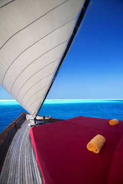 Sailing in traditional dhoni, Maldives, Indian Ocean, Asia