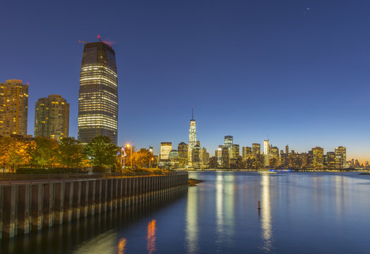 USA, New Jersey, Jersey City, Paulus Hook. New York, Manhattan, Lower Manhattan and World Trade Center, Freedom Tower beyond