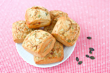 Kürbiskern-Brötchen