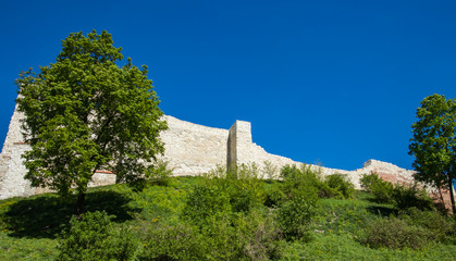 Fototapeta na wymiar ruins of the castle in Kazimierz Dolny