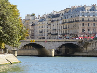 Fototapeta na wymiar View of French Architecture from Seine River
