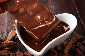 Melting chocolate, melted delicious chocolate for praline icing confectionery