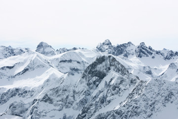 Fototapeta na wymiar Berge, Gipfel, Gipfelkette, Bergkamm