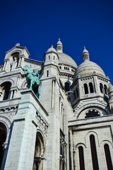 Fototapeta na wymiar The iconic basilica of Sacre-Coeur on Montmartre in Paris, France