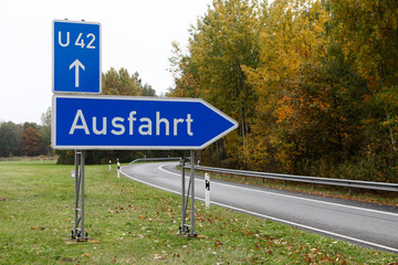 Autobahnschild Ausfahrt, Umleitung U42