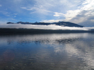 Obraz na płótnie Canvas Beautiful lake in South island of New Zealand. 