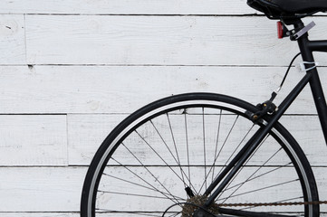 Fototapeta na wymiar 自転車と白壁