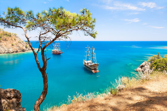 Fototapeta Beautiful sea coast "Paradise bay" near Kemer, Turkey.