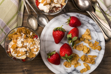 cranachan, a very traditional scottish dessert with strawberries