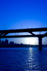 Cheongdam Bridge connects Korea Han River.