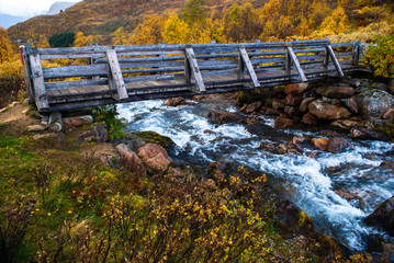 Brücke über Bergfluss